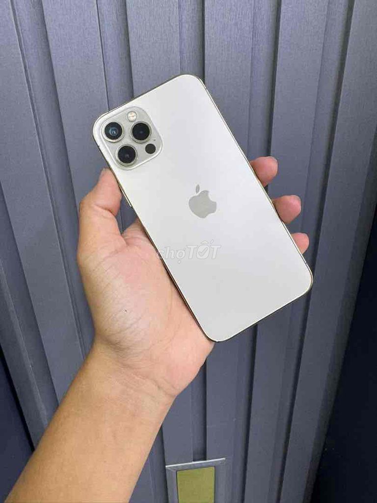 Apple iPhone 12 Pro 128GB Vàng. Mua bán Điện thoại tại Quận Ninh Kiều Cần Thơ được đăng bởi Bui Hoang hình 1
