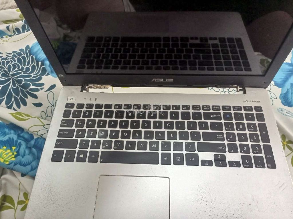 bán xác Laptop Asus K43SJ Bạc, Đỏ cả 2 giá trên. Mua bán Laptop tại Quận Gò Vấp Tp Hồ Chí Minh được đăng bởi Đông hình 1