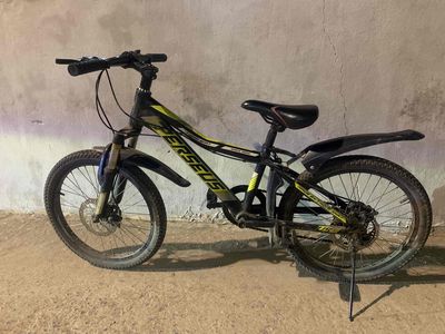 Xe đạp Thống Nhất Perseus Đen vàng 20 inch. Mua bán Xe đạp tại Quận Hoàng Mai Hà Nội được đăng bởi Nguyễn Quyết