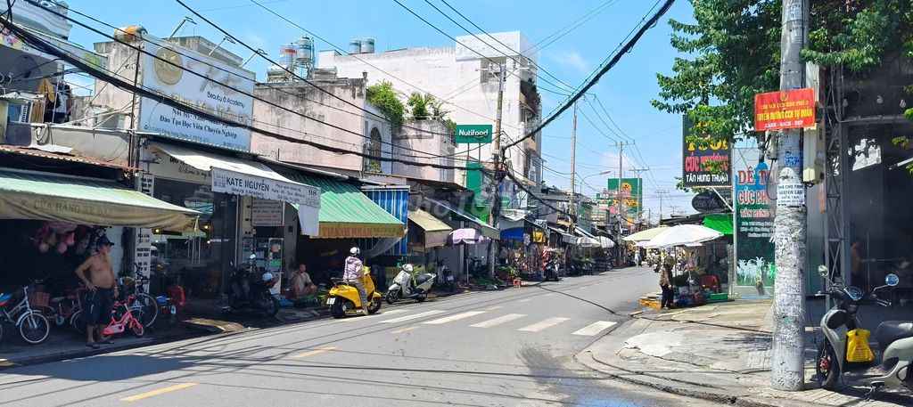 Nhà MT Đông Hưng Thuận 5,1x27 sổ nét căng ,trả giá là bán. Mua bán Nhà ở tại Quận 12 Tp Hồ Chí Minh được đăng bởi Nhà Phố Hoàng Tĩnh hình 5