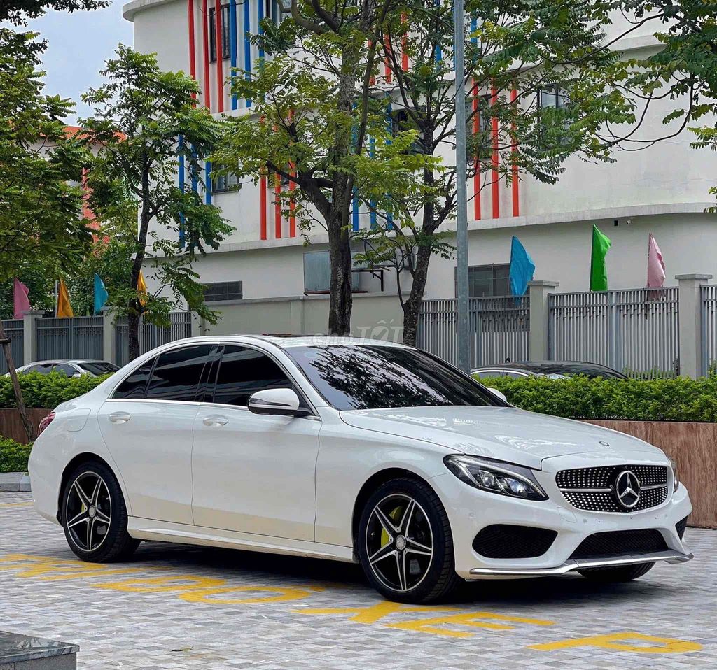 C300 AMG trắng/đỏ 2016. Mua bán Ô tô tại Quận Long Biên Hà Nội được đăng bởi Trang Gala hình 2