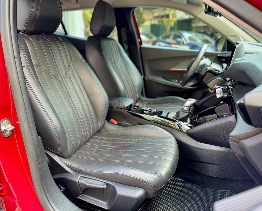 Peugeot 2008 2021 Active 1.2 AT - 60000 km. Mua bán Ô tô tại Quận Cầu Giấy Hà Nội được đăng bởi Tuấn Hưng hình 8