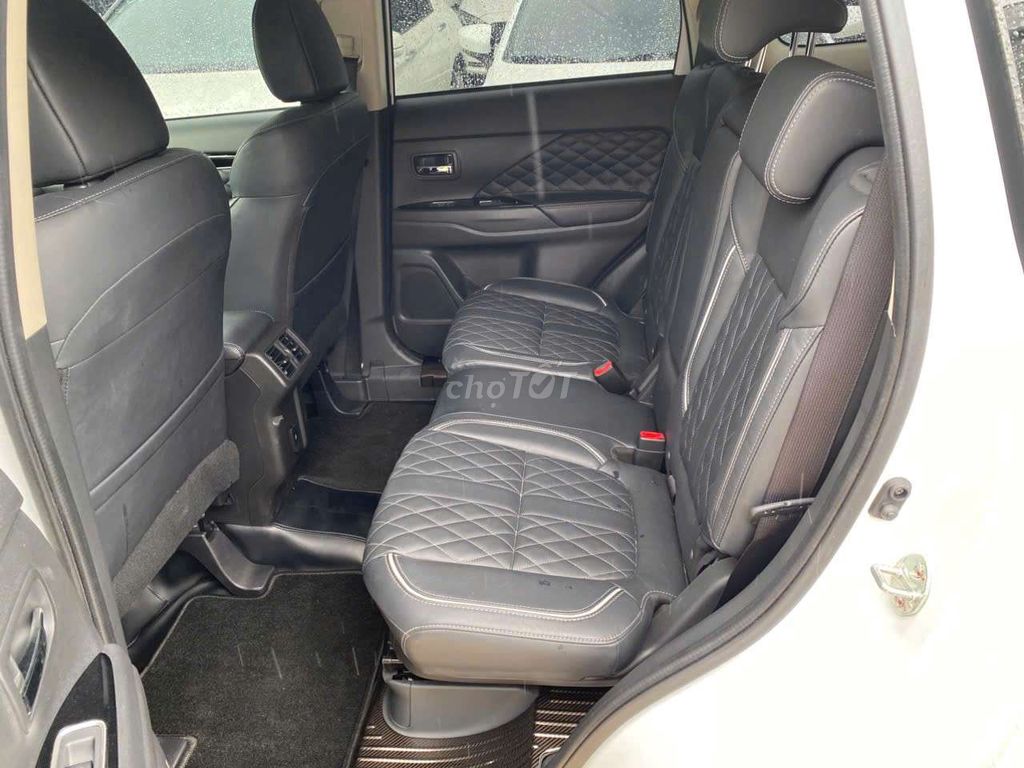 Mitsu Outlander Pre trắng, SX 23, ĐK 24- 14,000 km. Mua bán Ô tô tại Thành phố Thủ Đức Tp Hồ Chí Minh được đăng bởi VÕ NGỌC HOÀNG hình 13
