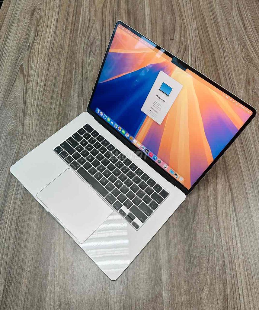 Macbook Air M2 15 inch 8/256 màu Starlight