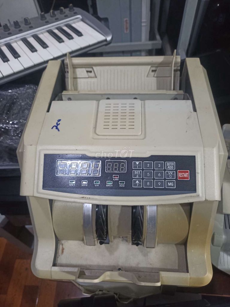 Máy đếm tiền nhựa trắng kem. Mua bán Đồ dùng văn phòng tại Quận Gò Vấp Tp Hồ Chí Minh được đăng bởi AThu nk hình 1