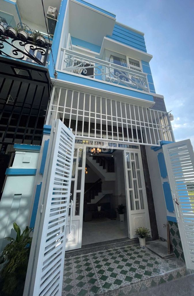 GẤP nhà bán 560tr ở Xuân Thới Sơn Hóc Môn có sân trước và giếng trời