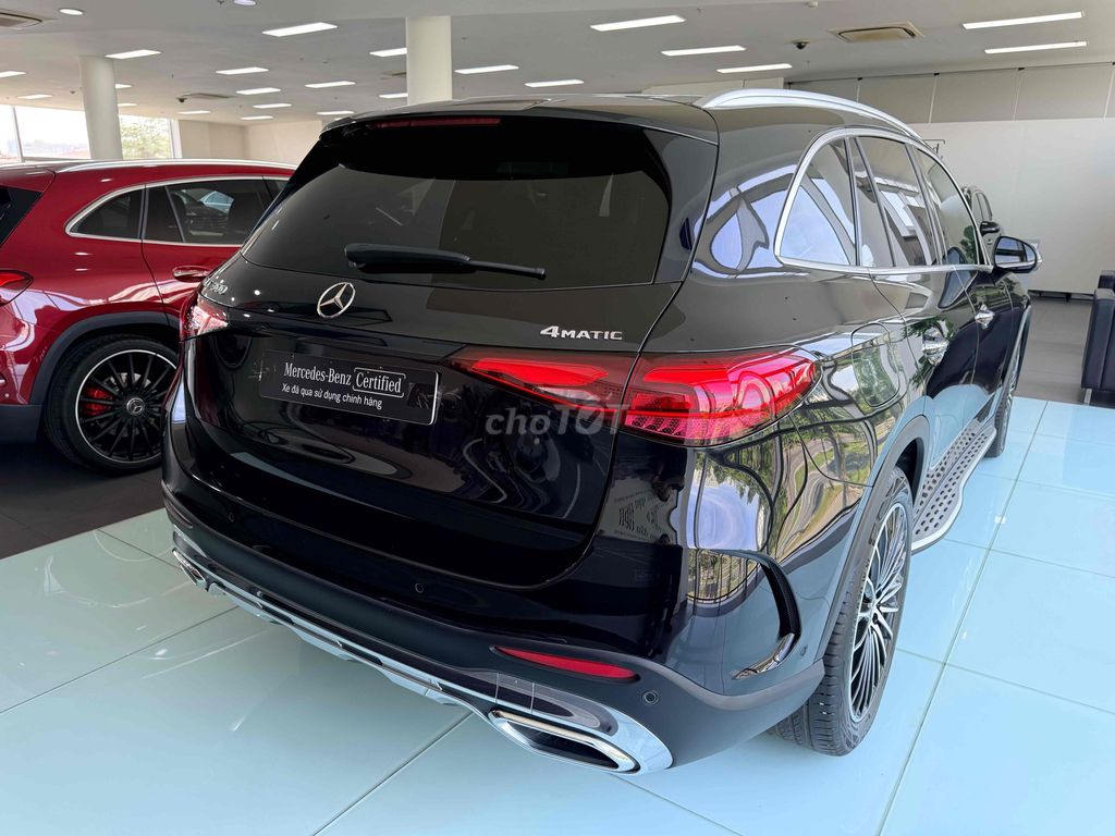 Mercedes-Benz GLC300 AMG 2023 V1 5380 km Đen. Mua bán Ô tô tại Quận 7 Tp Hồ Chí Minh được đăng bởi Hoàng Used Car hình 5