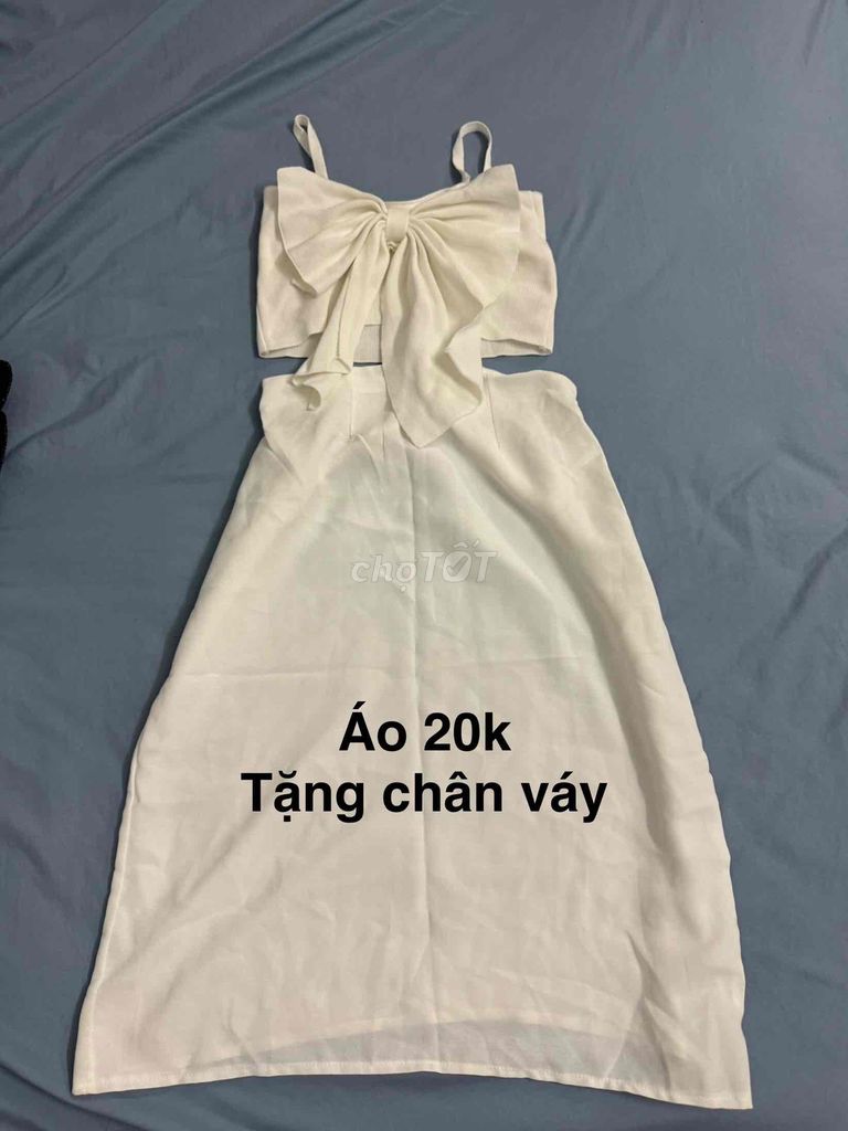 Áo croptop nơ (tặng chân váy)