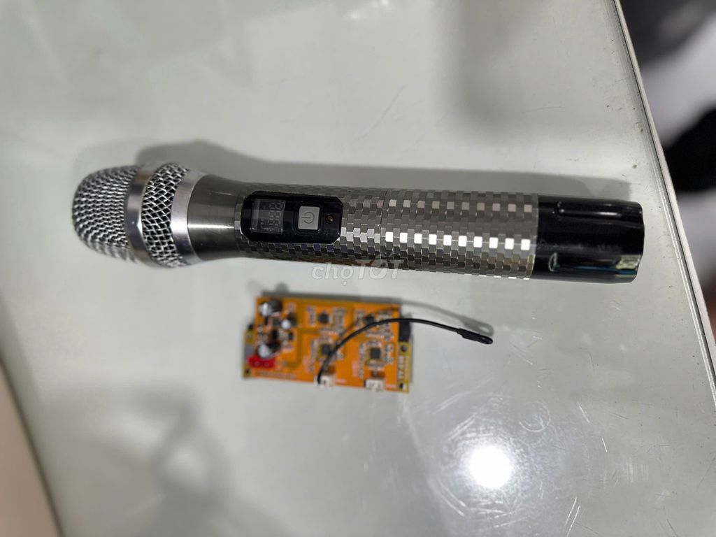 Micro karaoke Kim loại UHF. Mua bán Tivi, Âm thanh tại Quận 10 Tp Hồ Chí Minh được đăng bởi Huỳnh Linh Hải hình 1