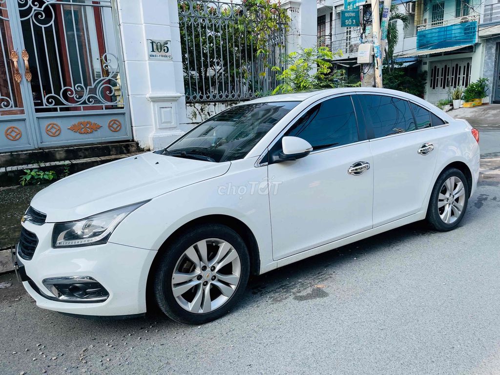 Chevrolet Cruze LTZ Trắng