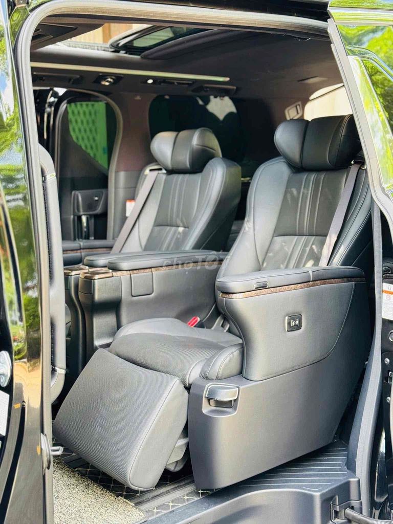 Toyota Alphard Executive Lounge Model 2020