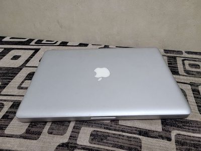 Macbook pro 2010 13 inch A1278 2.4g 4g 250g pin 3h