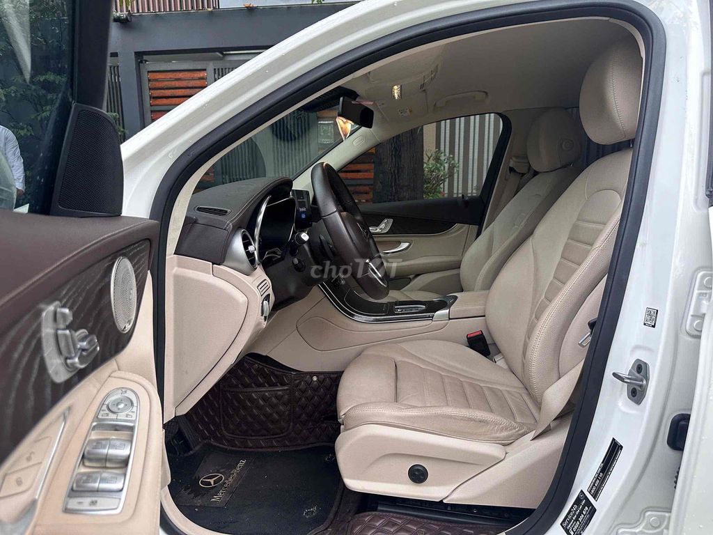 Mercedes Benz GLC200 4 Matic 2021 - 30000 km. Mua bán Ô tô tại Quận 7 Tp Hồ Chí Minh được đăng bởi Thế Giới Xe Đức Sài Gòn hình 8