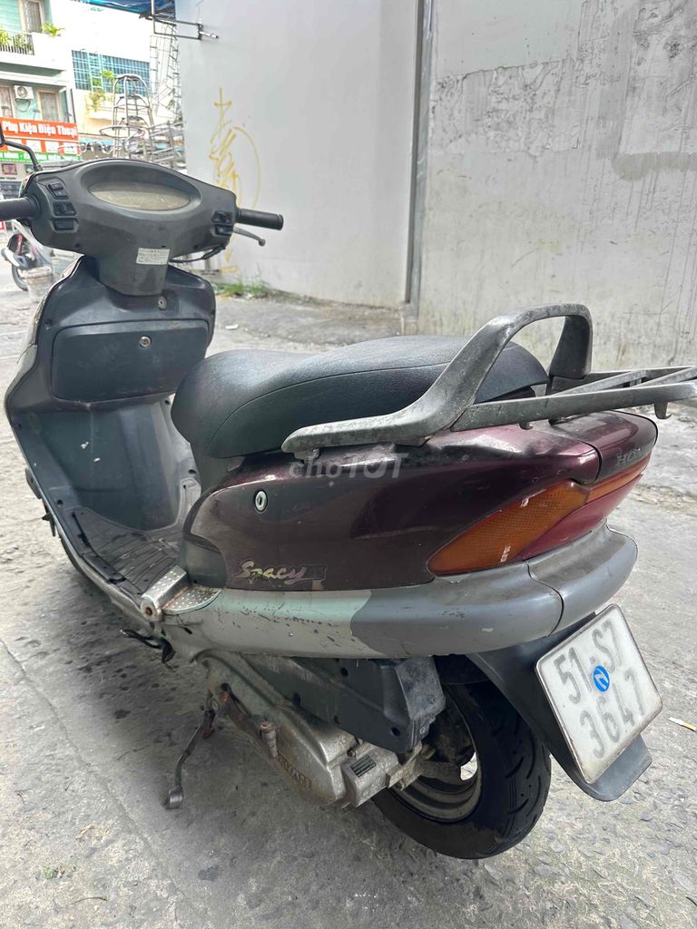 Spacy 2003 TQ, máy siêu êm.BSTP cavet đầy đủ. Mua bán Xe máy tại Quận Bình Thạnh Tp Hồ Chí Minh được đăng bởi Lê Nhân hình 6