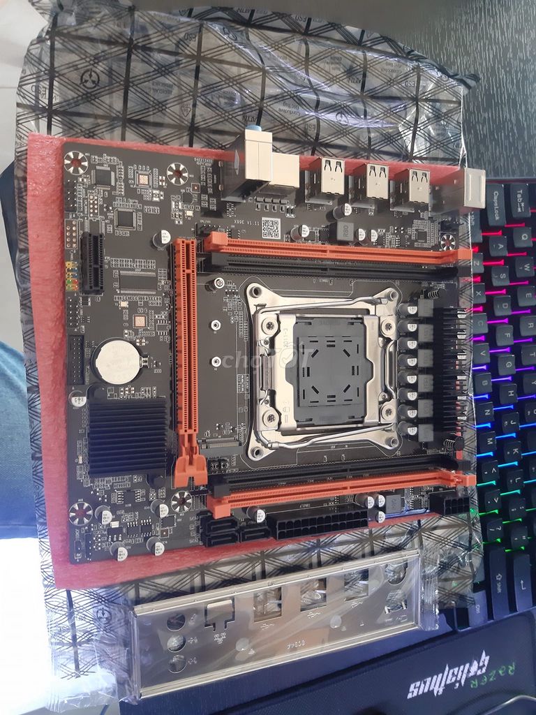 Combo X99 + xeon E5 2683v3 (14 nhân, 28 luồng)