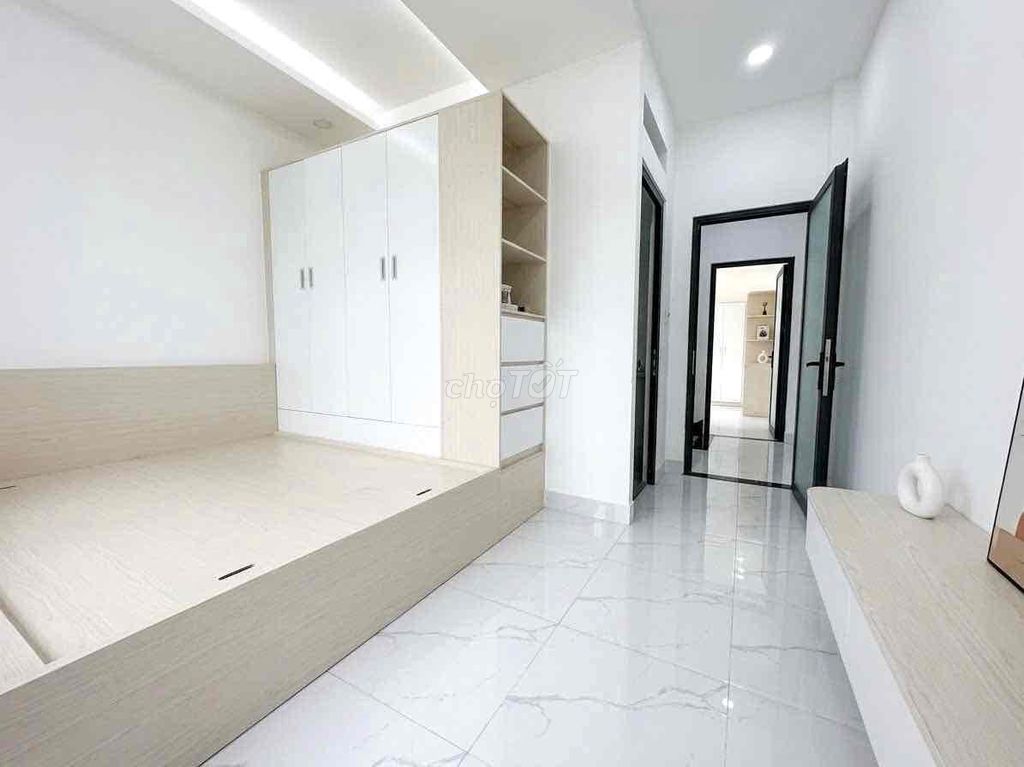 Bán Căn Nhà 4 Tầng sát Vinhome - Đường Ô Tô - Giá : 4.7 tỷ