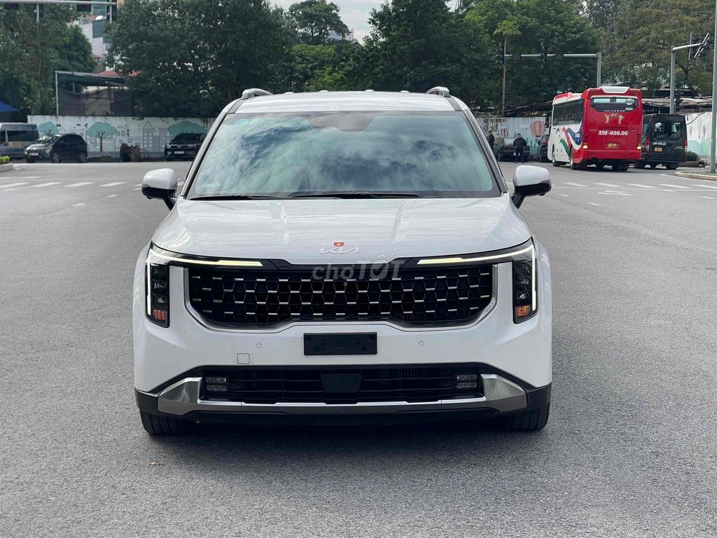 Kia Carnival Premium 7S model 2025 màu trắng. Mua bán Ô tô tại Quận Cầu Giấy Hà Nội được đăng bởi Cao Quý hình 1