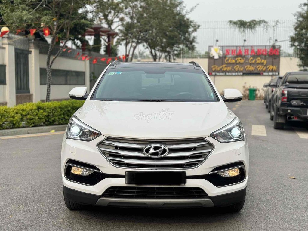 Hyundai Santa Fe 2018 2.2L 4WD - 133333 km. Mua bán Ô tô tại Quận Hà Đông Hà Nội được đăng bởi Đoàn Minh Tiến hình 1