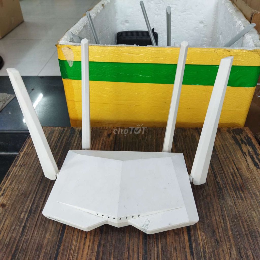 Phát wifi Tenda AC6 đa băng tầng 1200mbps 4 râu.