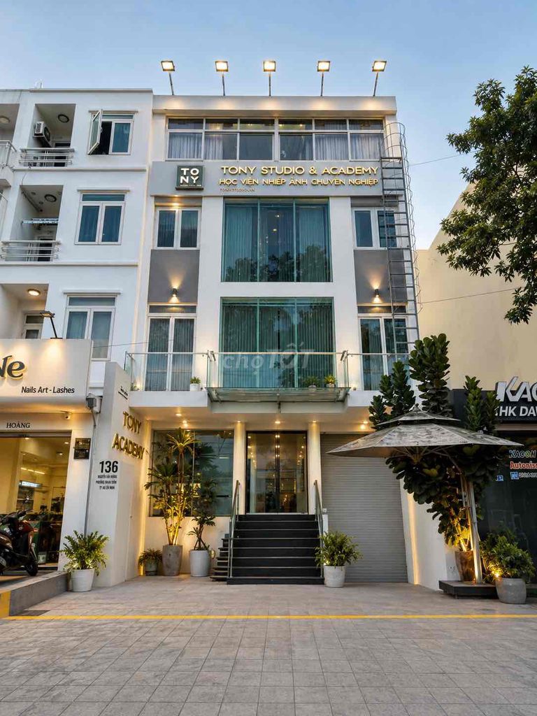 Аренда · 7 комн. · 200 м² · Thành phố Thủ Đức, ул. Nguyễn Hoàng