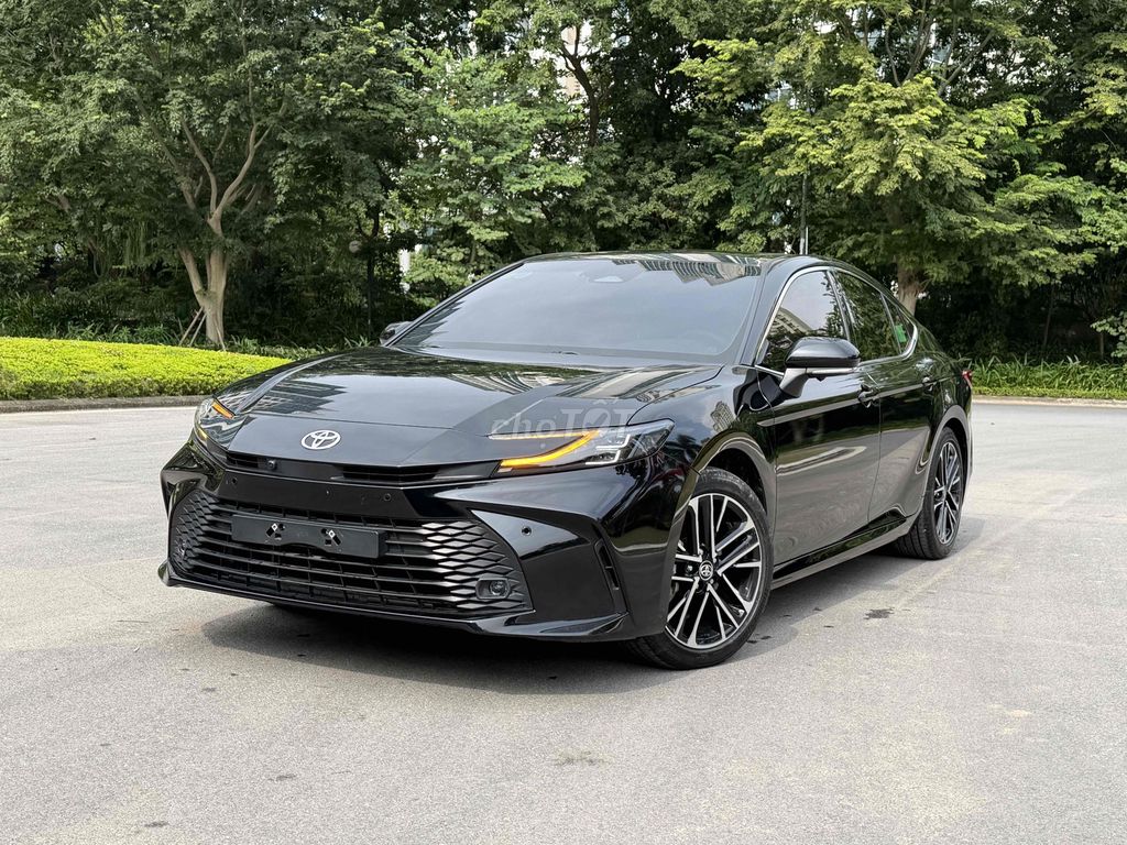 Toyota Camry 2.0Q модель 2025 супер новая
