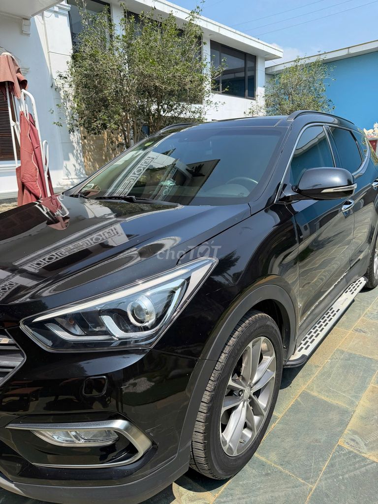 Hyundai SantaFe 2018 2.4L 4WD Черный 106 600 км
