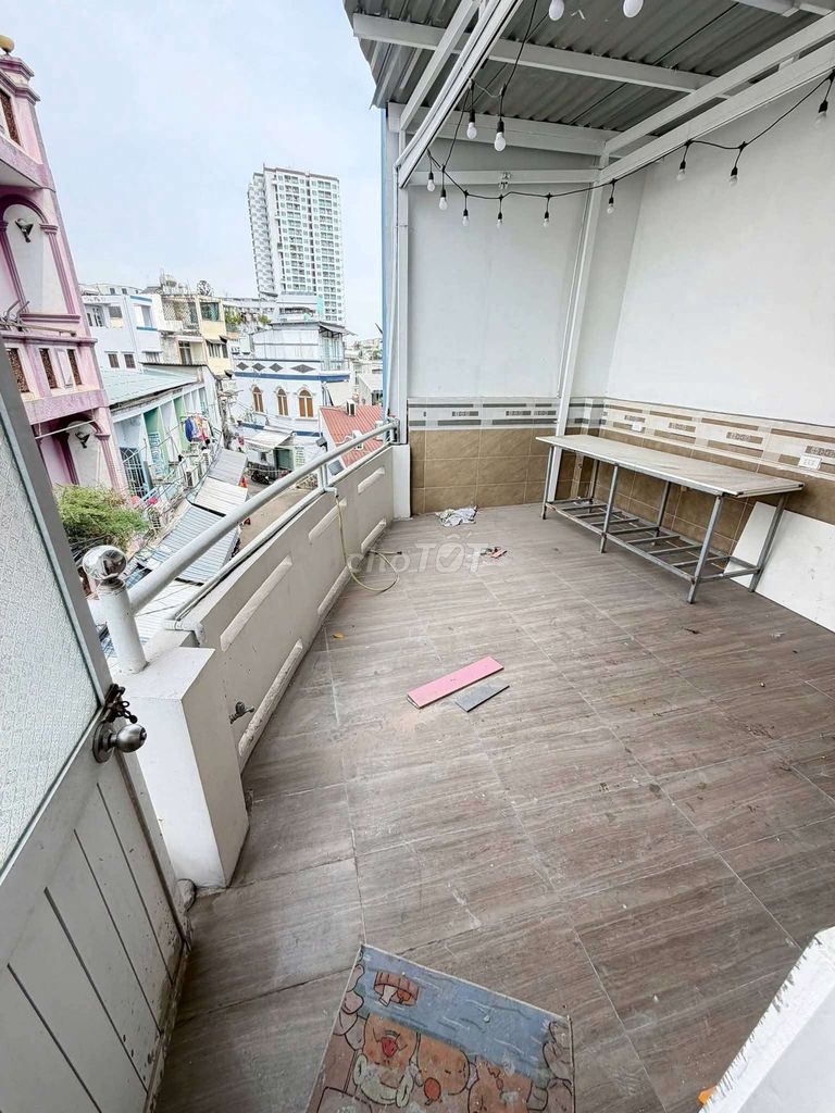 Huỳnh Văn Chính. Tân Phú (2pn, 3wc). Hẻm xe hơi. Dtsd 108m2