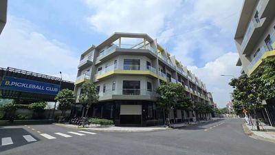 Nhà phố giá tốt ngay trung tâm phường uyên Hưng , TPHCM
