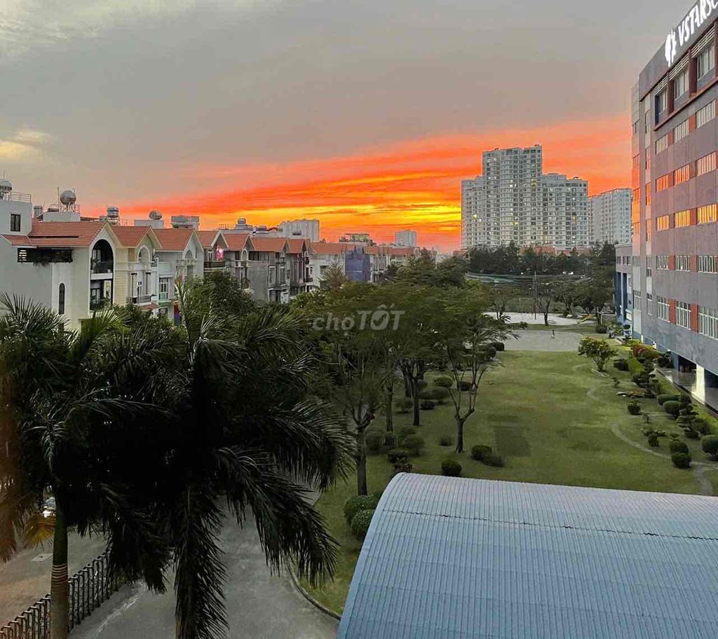 officetel Sunrise City North cần bán