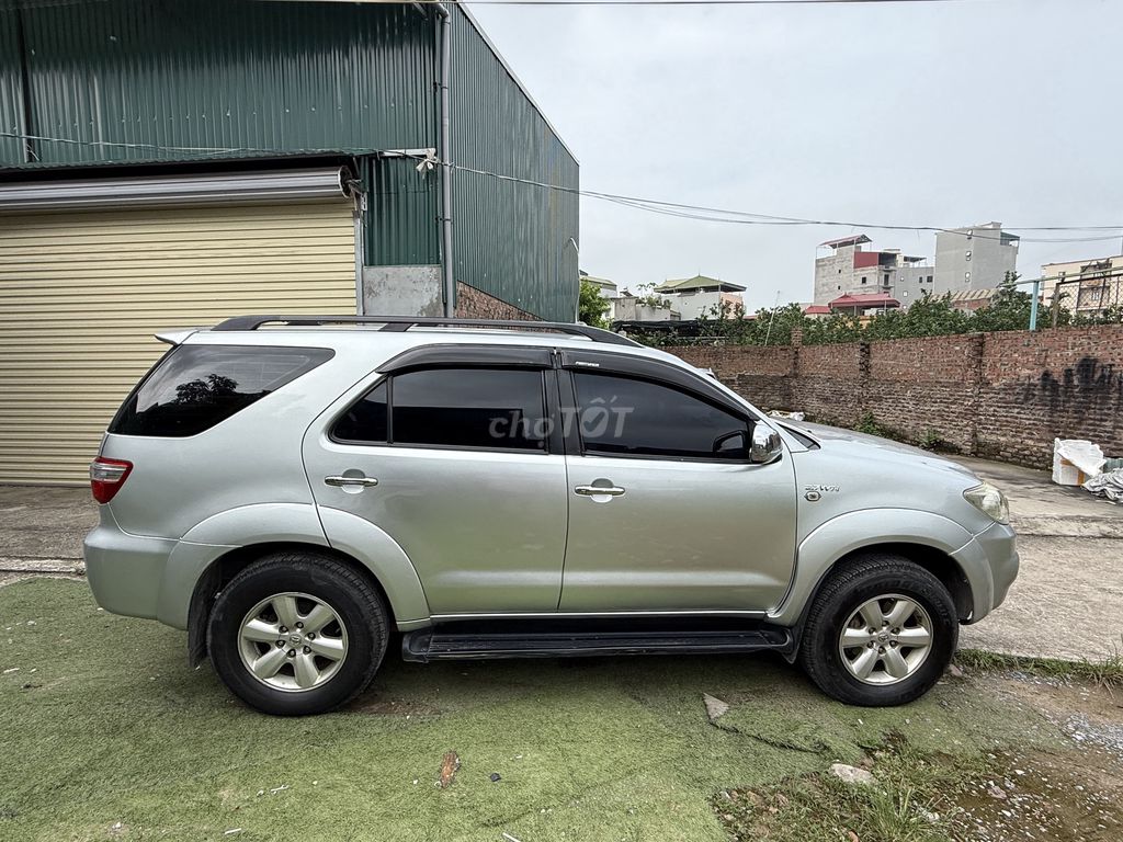 Toyota Fortuner 2010 2.7V 4x4 AT - 220000 km. Mua bán Ô tô tại Quận Bắc Từ Liêm Hà Nội được đăng bởi Nguyễn Thành Trung hình 2