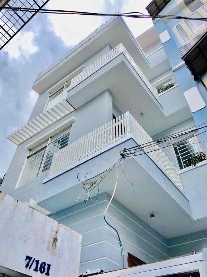 full 1 tầng, 1 phòng ngủ lớn ban công cửa sổ bự.