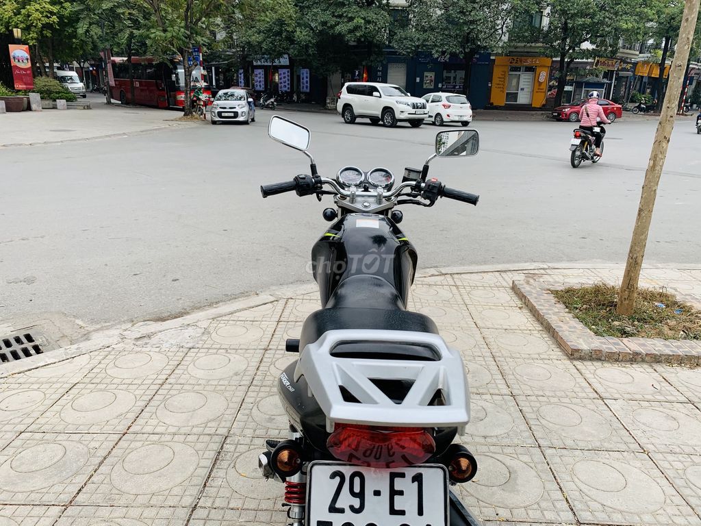 SUZUKI EN 150 MÀU ĐEN CHÍNH CHỦ NGUYÊN ZIN 2024. Mua bán Xe máy tại Quận Nam Từ Liêm Hà Nội được đăng bởi THU HOÀI hình 4