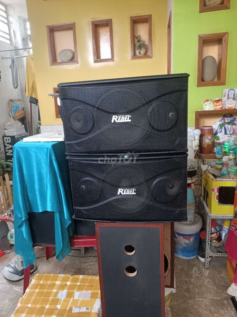 1 cặp loa Rebel bass 25 chính hãng, 95%,nguyên bản. Mua bán Tivi, Âm thanh tại Quận Cẩm Lệ Đà Nẵng được đăng bởi Anh Khoa hình 1