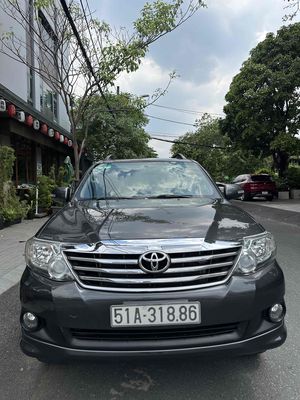 Toyota Fortuner 2013 Tự động Xám