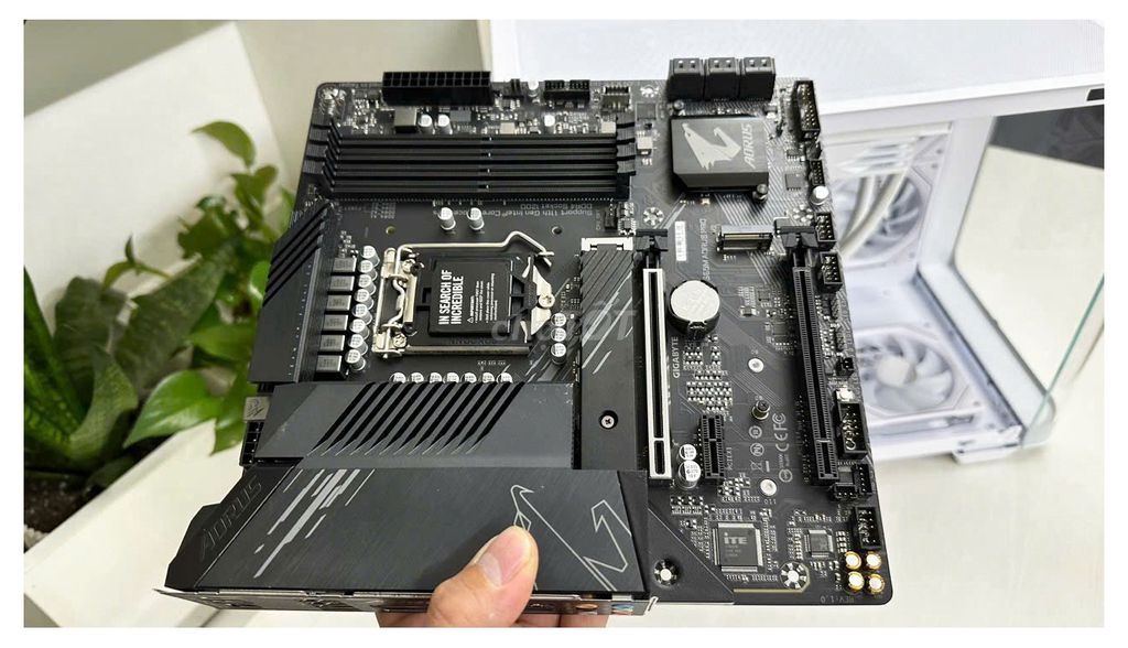 Lẻ tấm main like new giga B560 Aorus bền bỉ