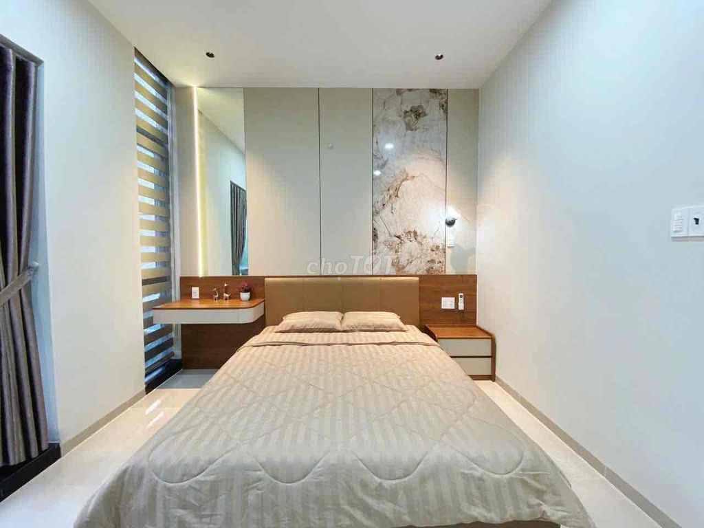 Wide 3-storey house with 4 en-suite bedrooms — photo 10