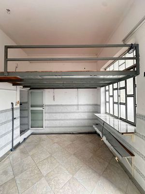 Ban công, bao nắng, cách trường Đại học Văn Hiến 500 m, BV Tân Phú 1km