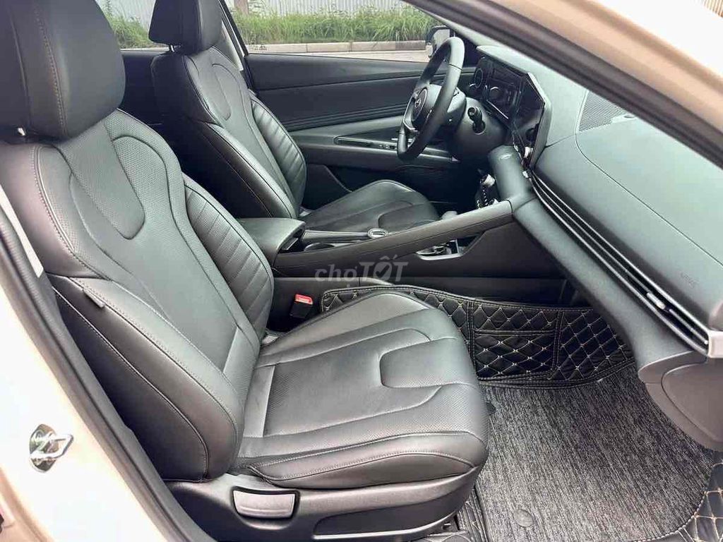 Hyundai Elantra 2023 1.6 AT Đặc biệt - 50000 km. Mua bán Ô tô tại Thành phố Huế Thừa Thiên Huế được đăng bởi Hữu Vĩnh hình 3
