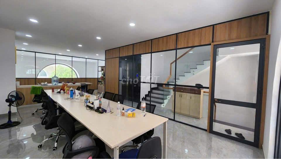 Thanh lý bàn ghế văn phòng còn sử dụng tốt