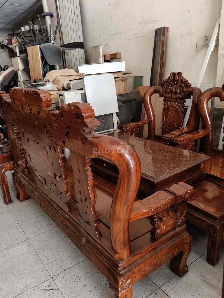 Bộ bàn ghế phòng khách Gỗ cẩm. Mua bán Bàn ghế tại Huyện Hóc Môn Tp Hồ Chí Minh được đăng bởi Tú hình 1