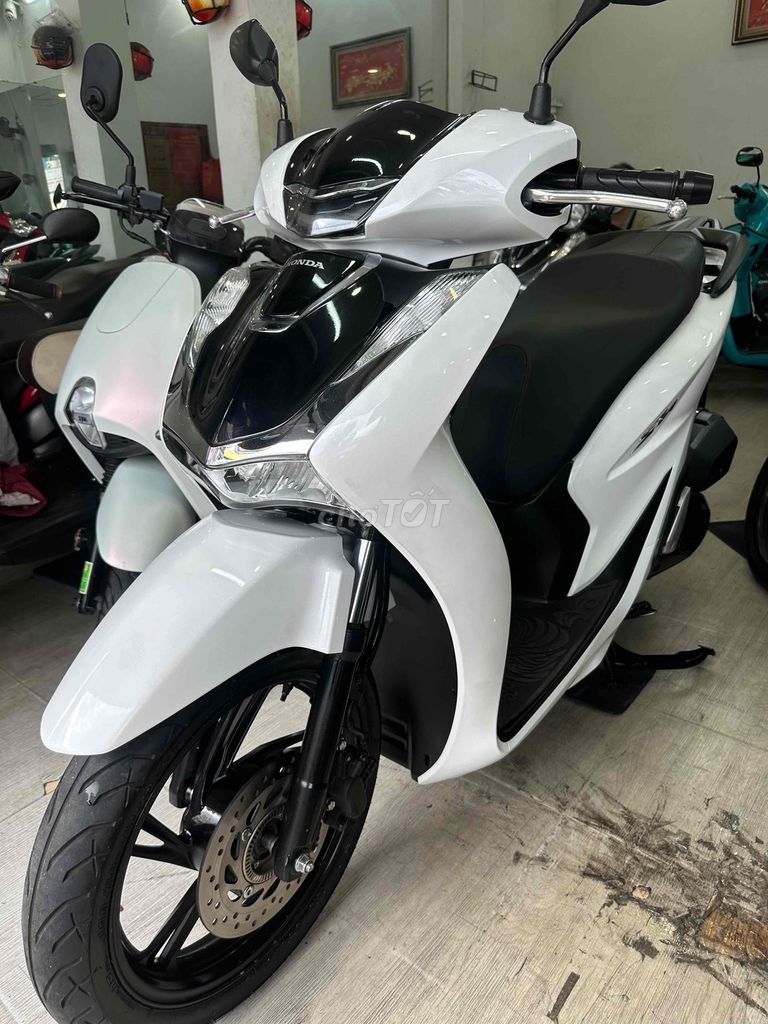 Sh 150 2020 ABS, Trắng đen sporty. BSTP 1 đời chủ. Mua bán Xe máy tại Quận Bình Thạnh Tp Hồ Chí Minh được đăng bởi Lê Nhân hình 4