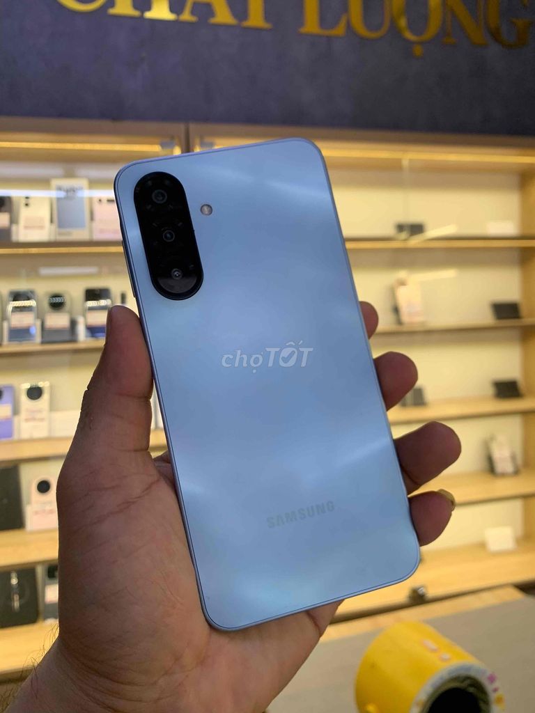 Samsung Galaxy A17 8GB 256GB đẹp 99% CÓ COD. Mua bán Điện thoại tại Quận Ninh Kiều Cần Thơ được đăng bởi shop một chín tám tám hình 1