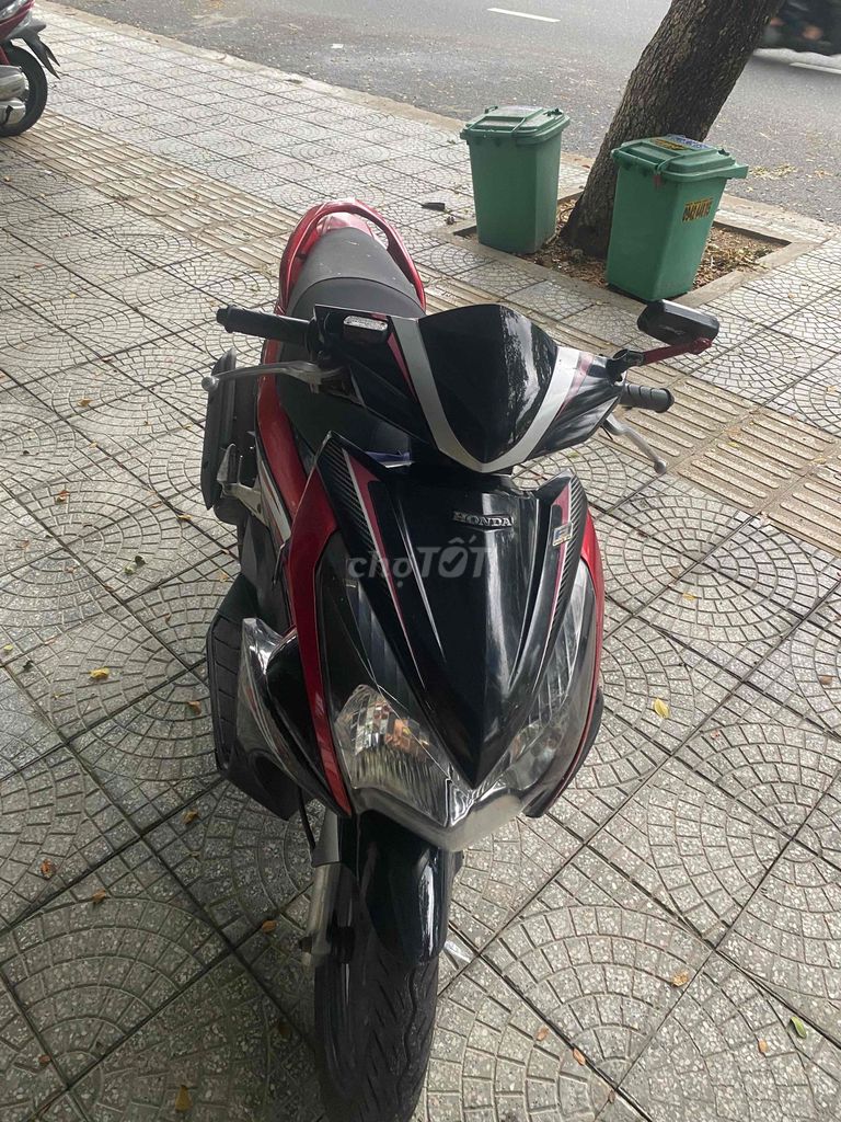 Honda Air Blade 'бычья голова' FI