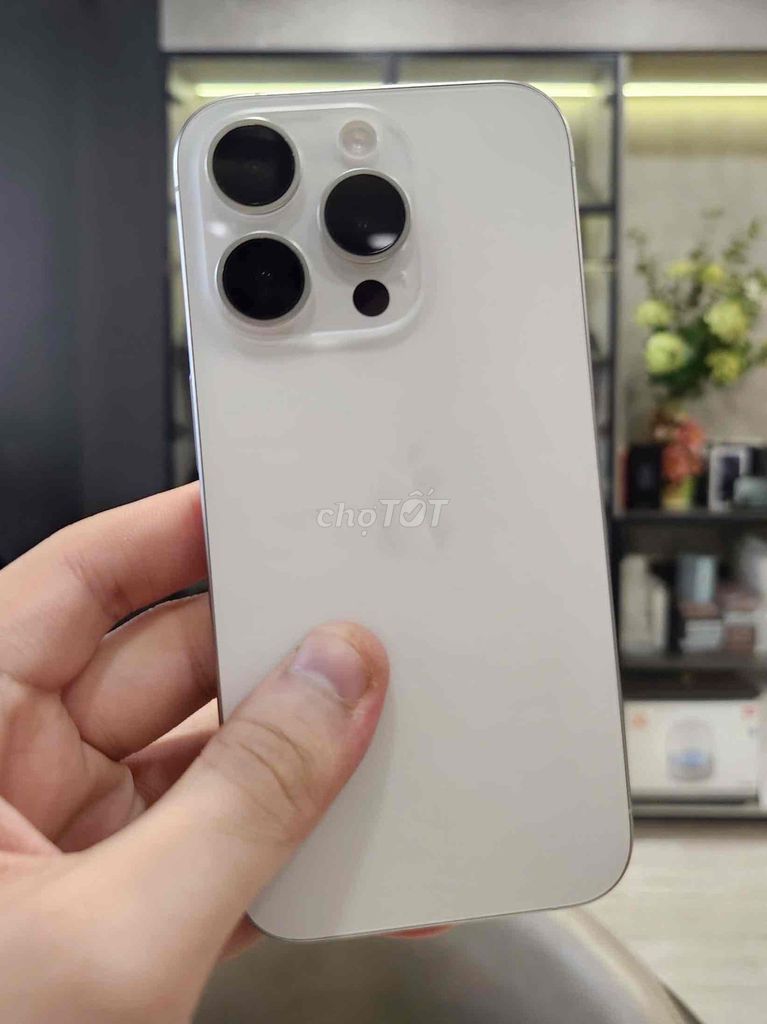 Apple iPhone 15 Pro 128GB Trắng Quốc Tế Mỹ LikeNew. Mua bán Điện thoại tại Quận 8 Tp Hồ Chí Minh được đăng bởi CA REM BÁN TÁO hình 1