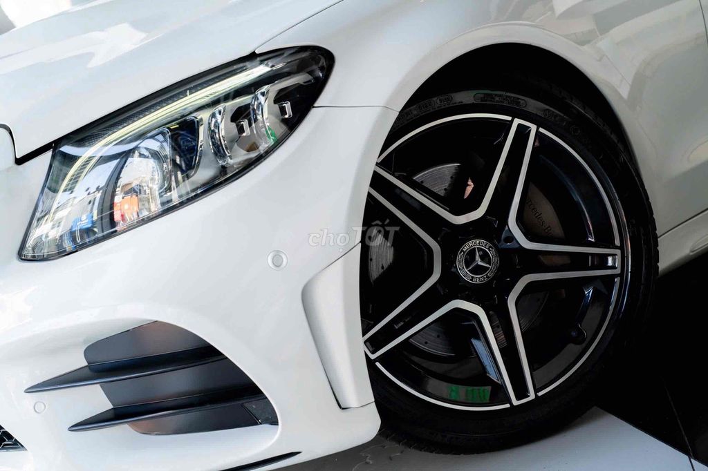 Mercedes Benz C Class 2020 C 300 AMG. Mua bán Ô tô tại Quận Tân Bình Tp Hồ Chí Minh được đăng bởi GREENWAY AUTO hình 3