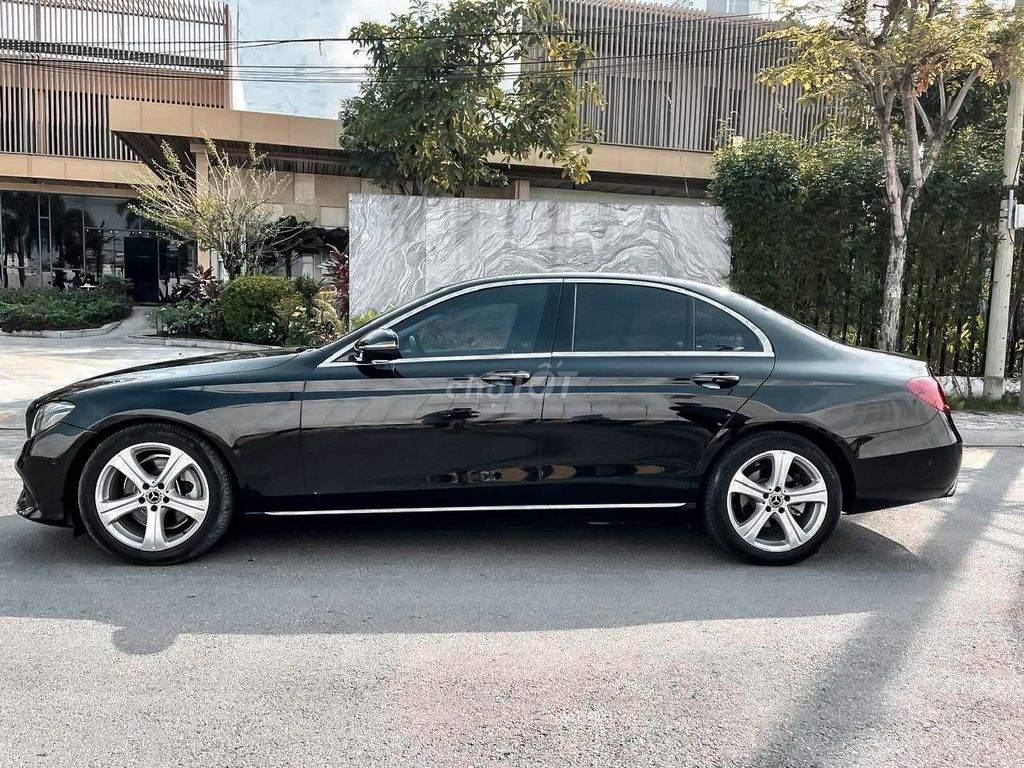 Mercedes E250 2018 mỗi năm đi 6000km — Chất xe cọp. Mua bán Ô tô tại Quận 7 Tp Hồ Chí Minh được đăng bởi Nguyễn Hoàng Vũ hình 5