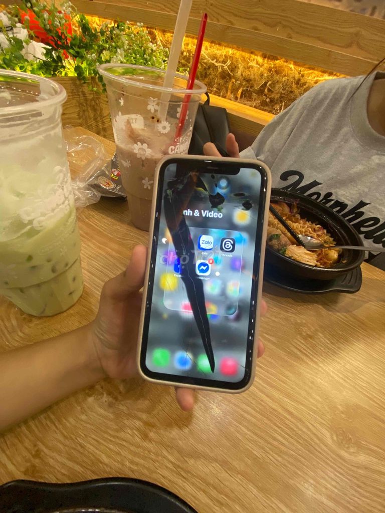 iPhone 11 128GB Tím Hỏng màn hình. Mua bán Điện thoại tại Thành phố Dĩ An Bình Dương được đăng bởi Phan Mi hình 1