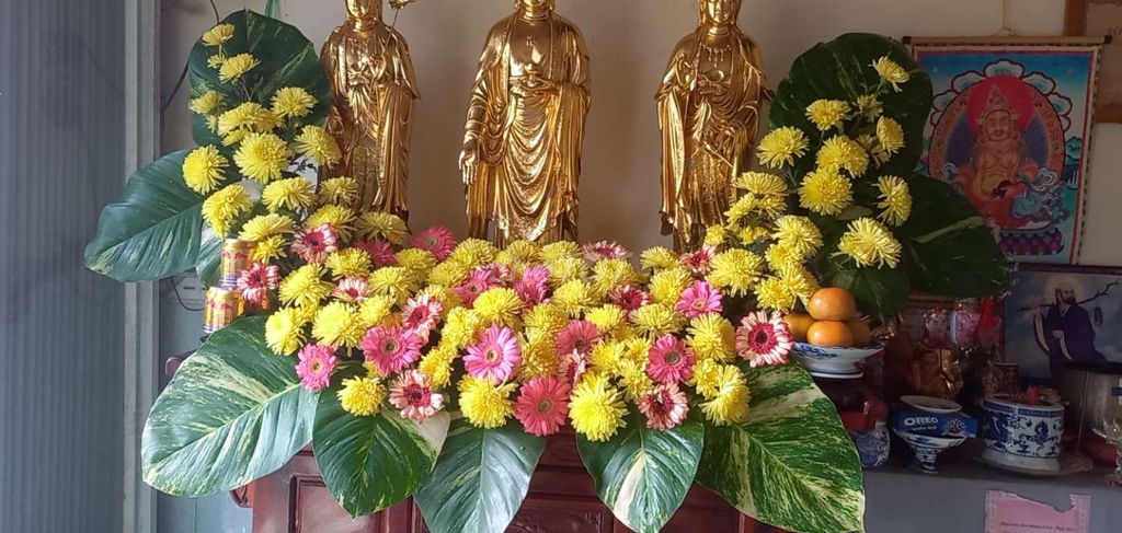 Tượng thờ Composit dát vàng 93cm. Mua bán Đồ sưu tầm, đồ cổ tại Thành phố Sa Đéc Đồng Tháp được đăng bởi Tiền hình 1