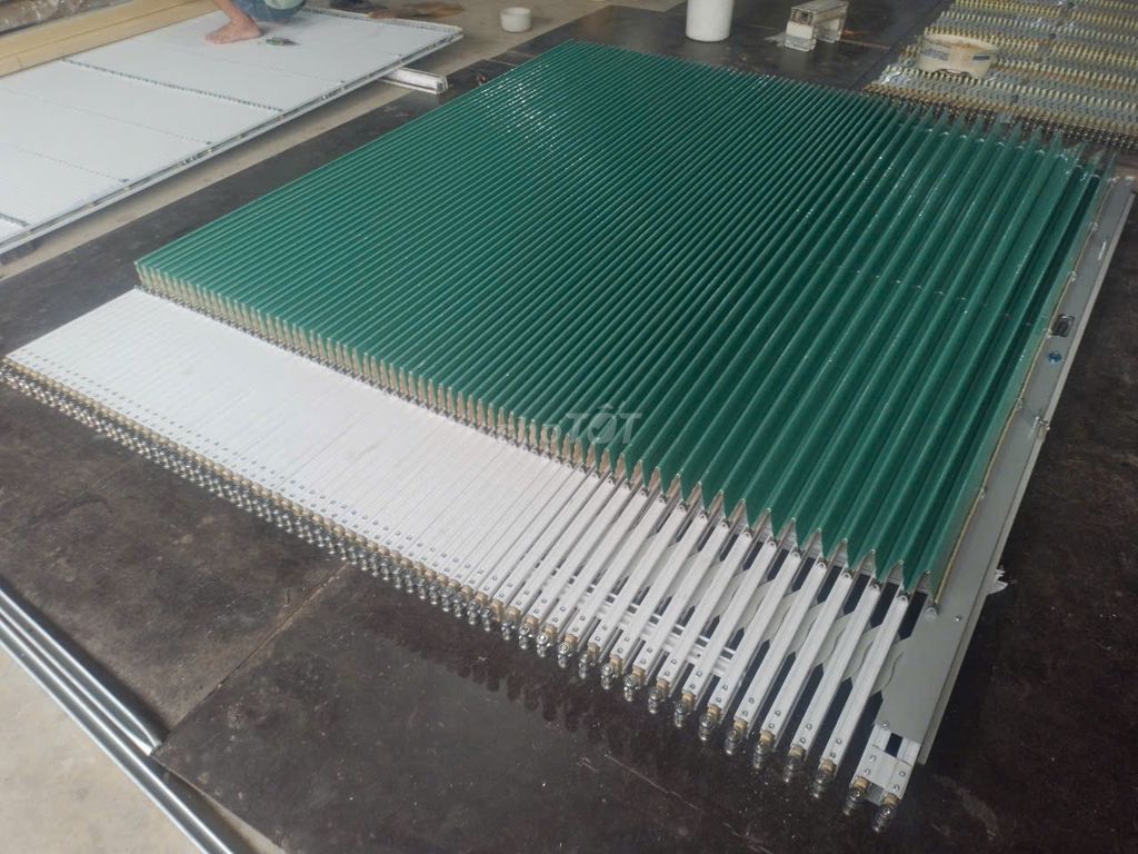 Cửa kéo Nhíp tôn Xanh, Trắng. Mua bán Nội thất, đồ gia dụng khác tại Thành phố Rạch Giá Kiên Giang được đăng bởi Duyên Lê  hình 1
