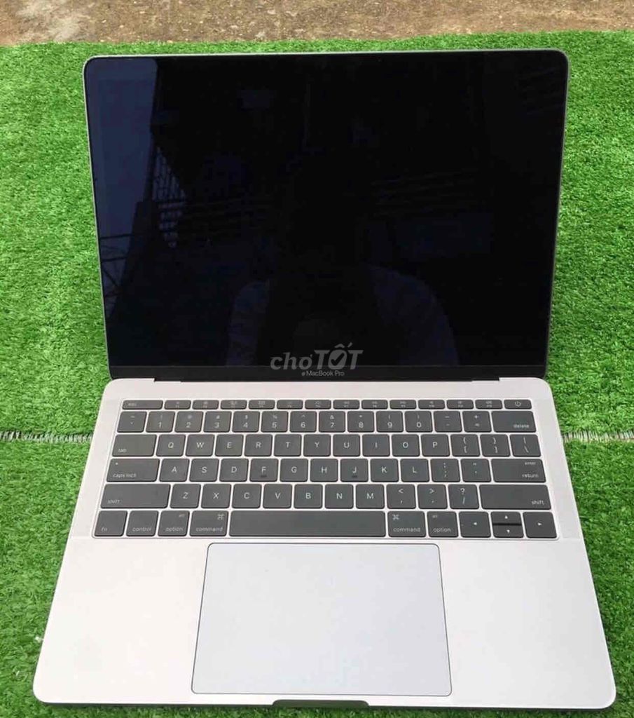 MacBook pro 2017 i5/ ram 8/ ssd 256/ 13.3 inch 2k